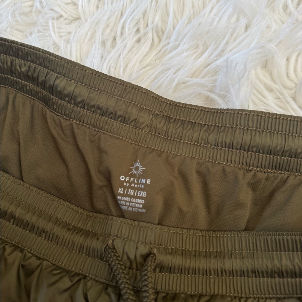 Offline by Aerie nylon cargo shorts in olive green - Picture 4 of 8